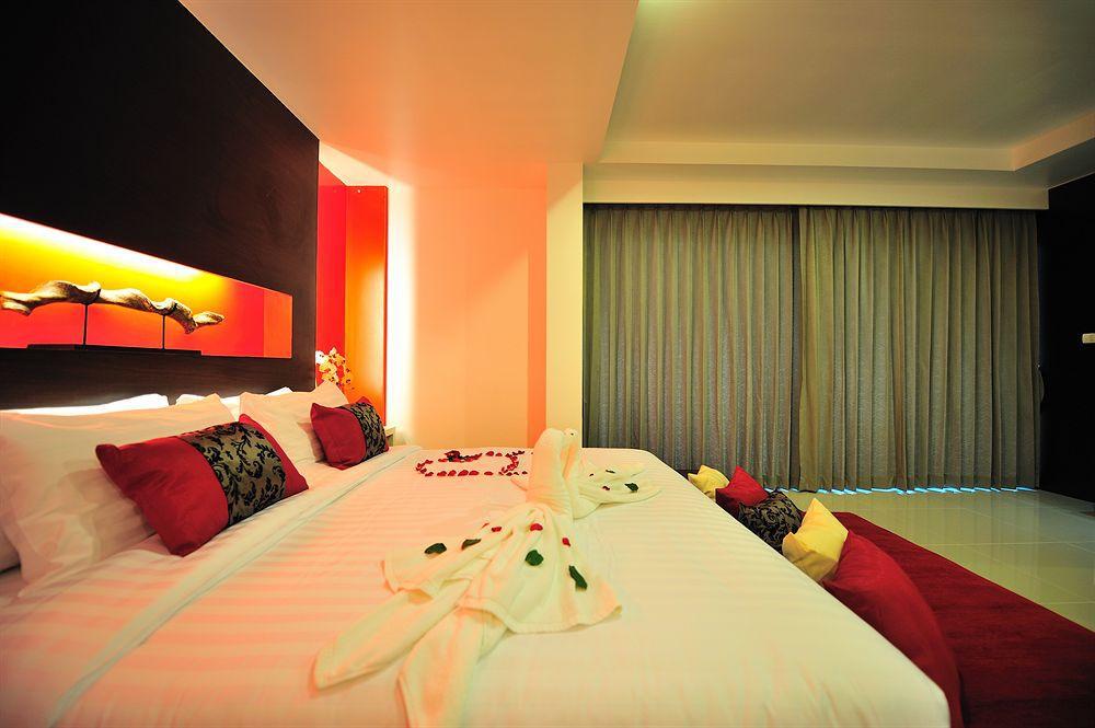 Alfresco Phuket Hotel Patong Exterior photo