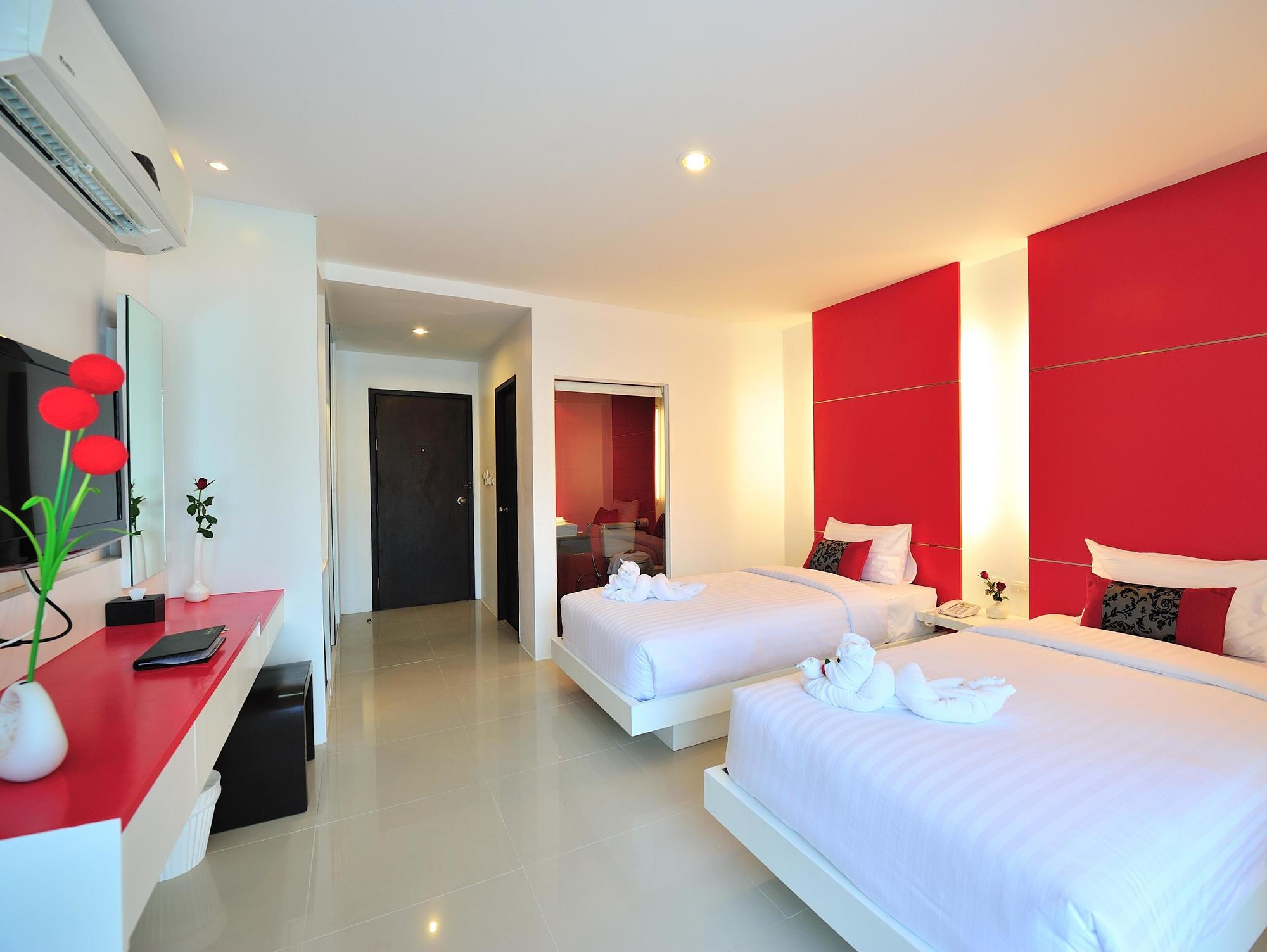 Alfresco Phuket Hotel Patong Exterior photo