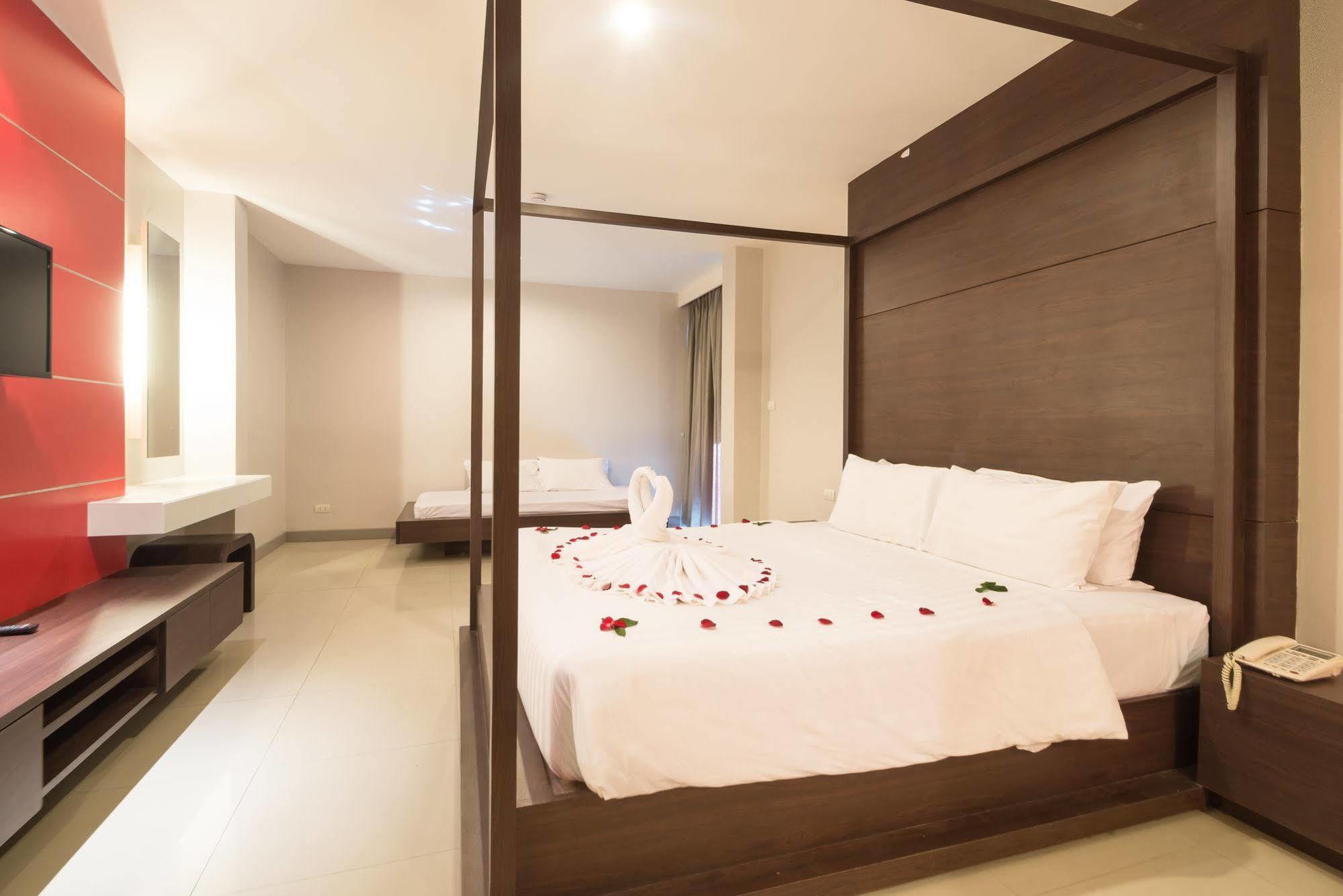Alfresco Phuket Hotel Patong Exterior photo