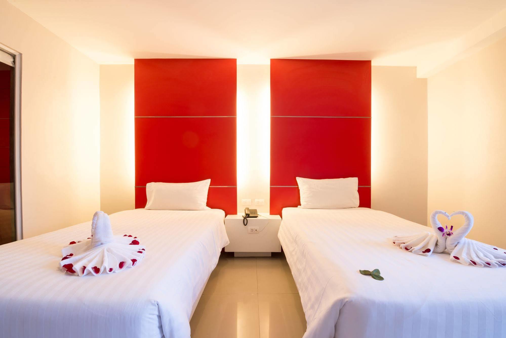 Alfresco Phuket Hotel Patong Exterior photo