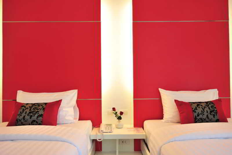 Alfresco Phuket Hotel Patong Exterior photo