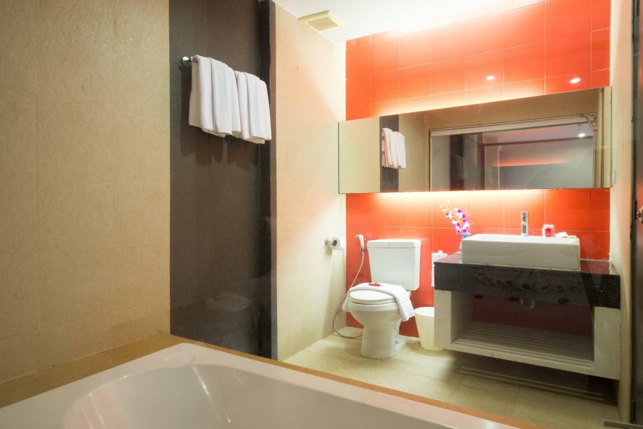 Alfresco Phuket Hotel Patong Exterior photo